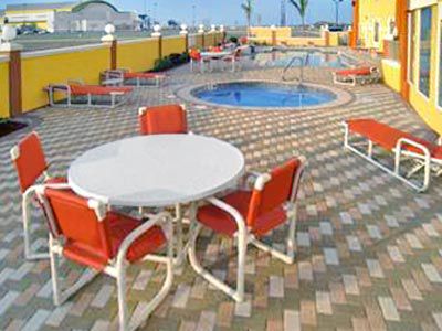 Super 8 By Wyndham Hidalgo/Mcallen Area Kültér fotó